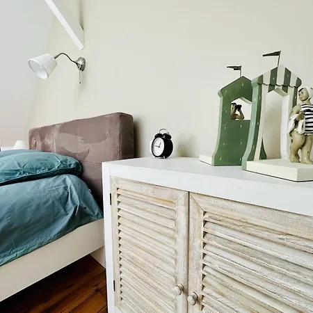 Duplex Proche Grande En Plein Centre Des Sables *